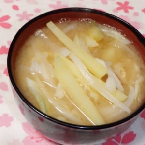 春を感じる♪春野菜お味噌汁